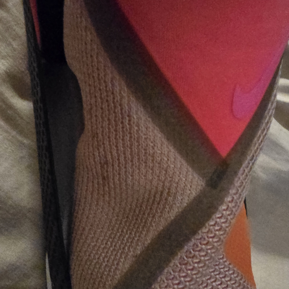 Nike FlyEase - Picture 3 of 6